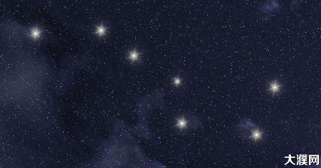 疫情黑夜中的北斗星照亮指引居民安全路